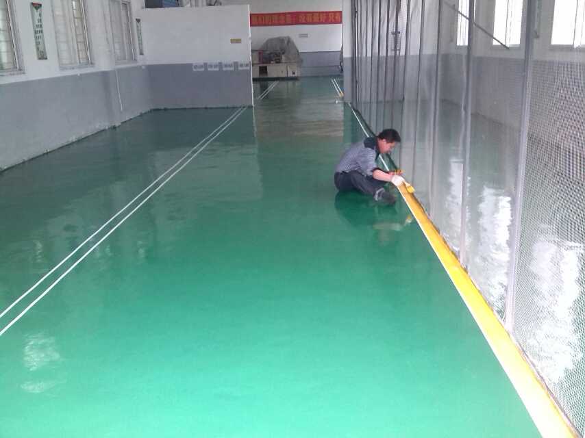 西安长密汽车电子厂房环氧砂浆地坪 + 通道划线案例